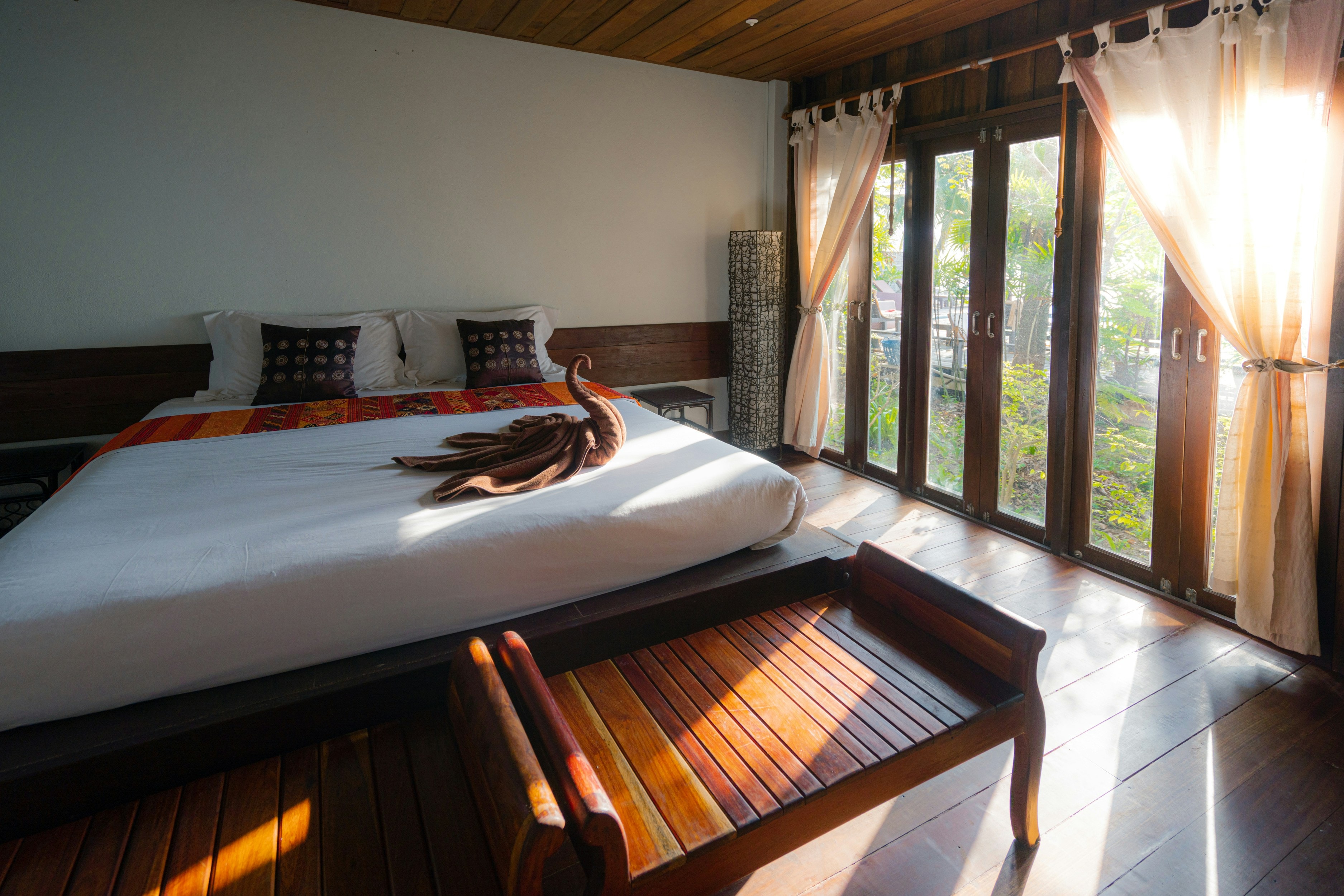 Cliff-top club resort photo 2