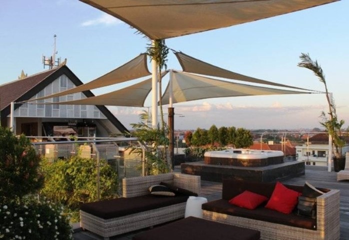 DAUN BALI SEMINYAK BALI