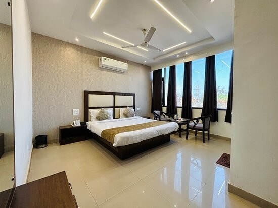 Hotel Mohali Palace