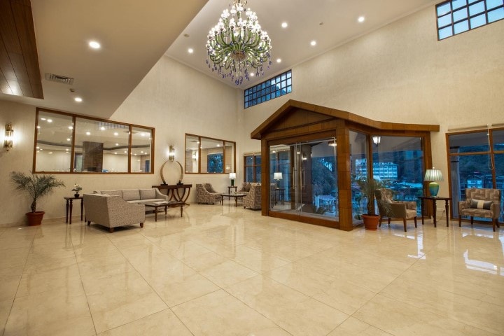 Larisa Resort Shimla - Shimla photo 2