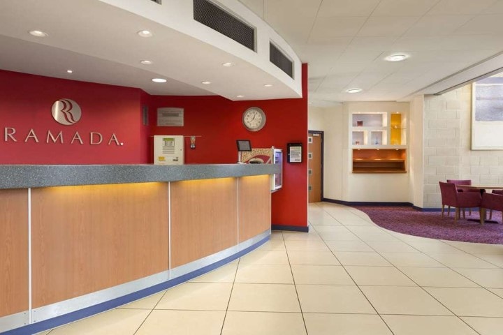 Ramada by Wyndham London North M1 photo 2