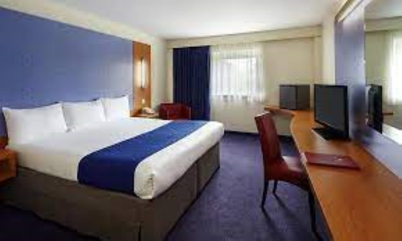 Ramada by Wyndham London North M1 photo 3