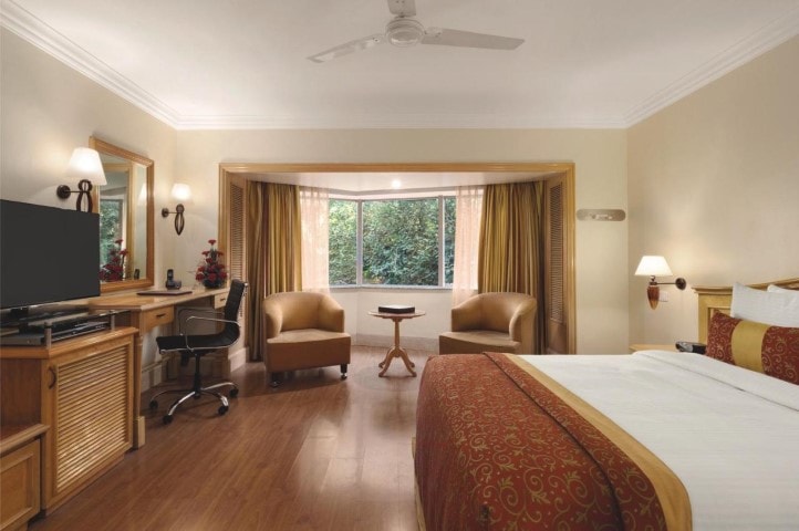 Ramada Plaza by Wyndham Palm Grove photo 3