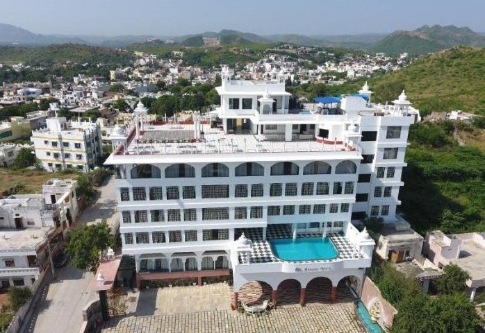 Regenta Central Mewargarh photo 2