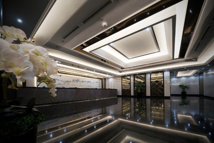 V Hotel Lavender photo 4
