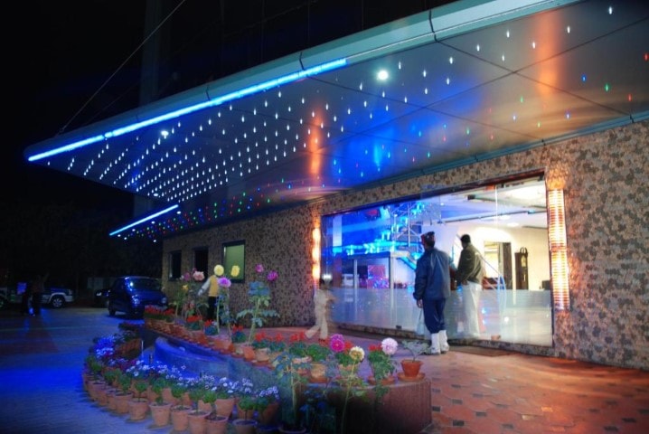 Wingston A Treehouse Hotel - Mathura photo 4